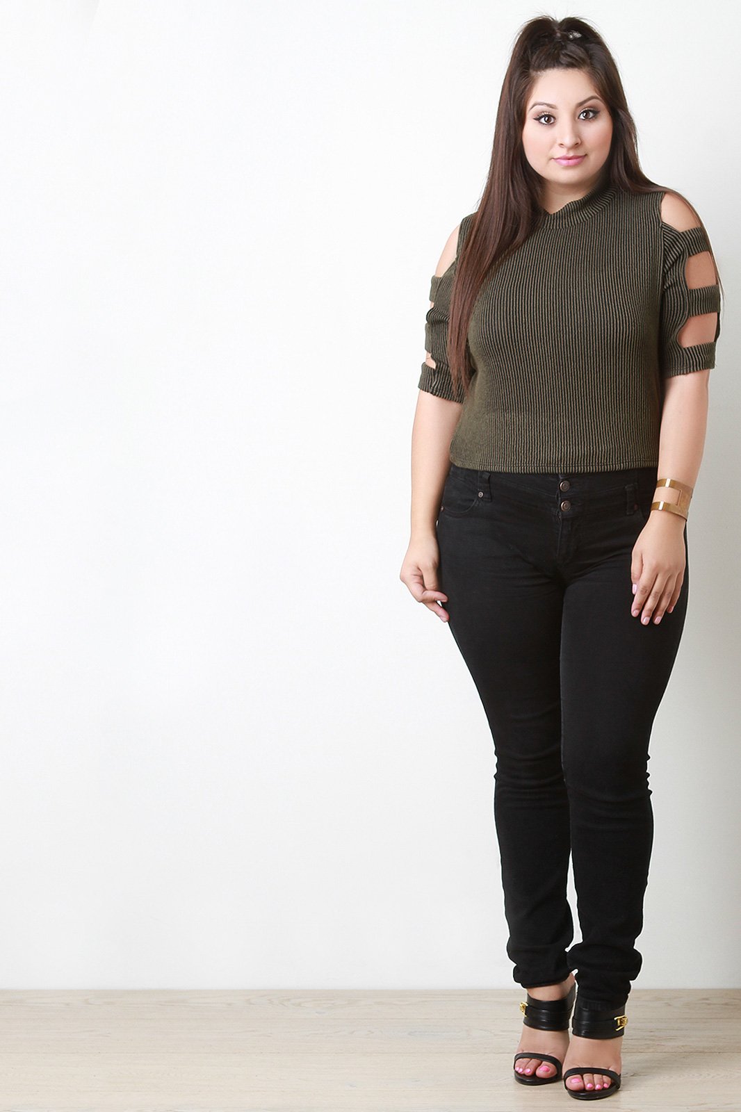 Rib Knit Banded Sleeve Crop Top