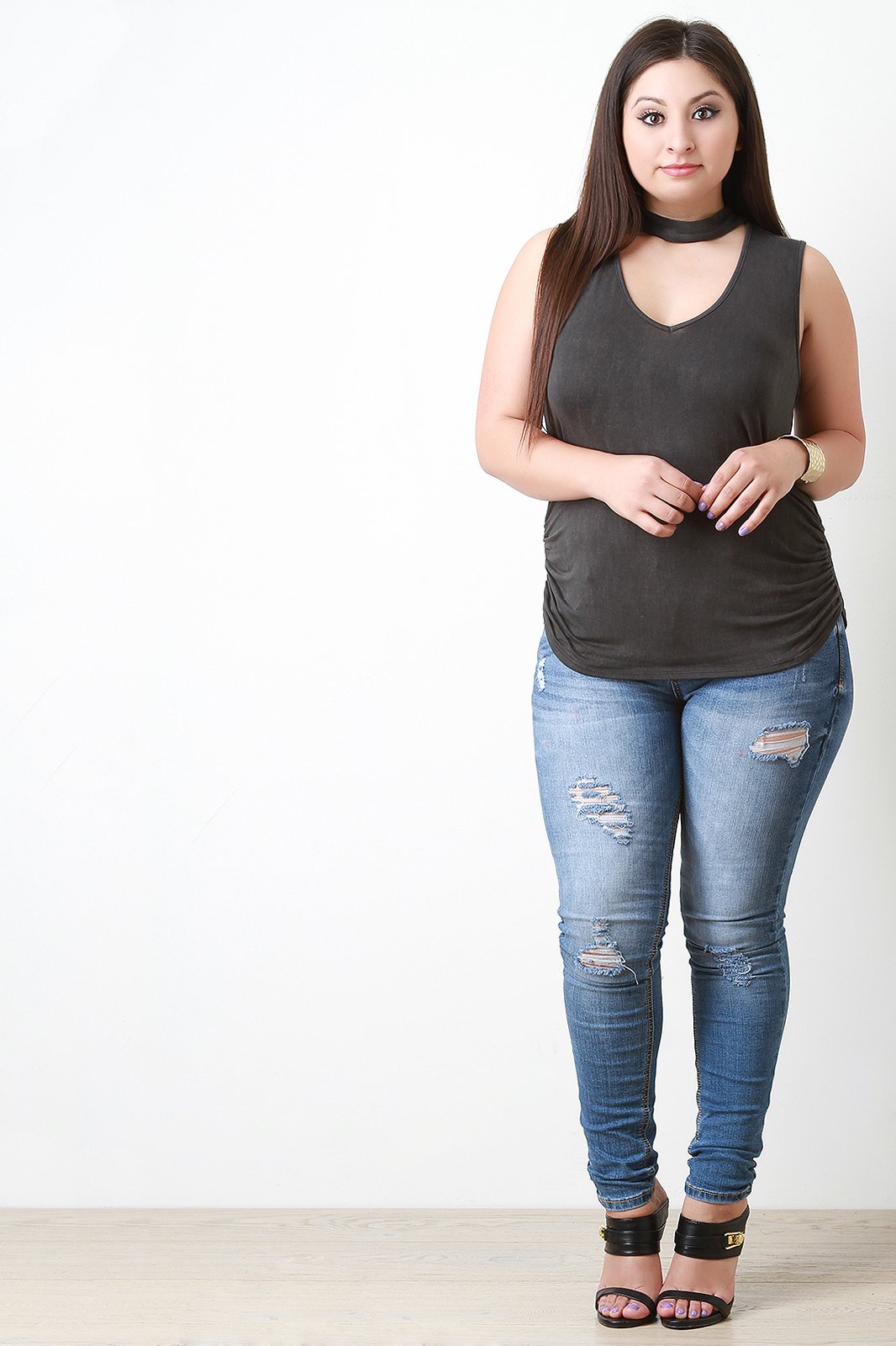 Choker Keyhole-Front Ruched Sleeveless Top