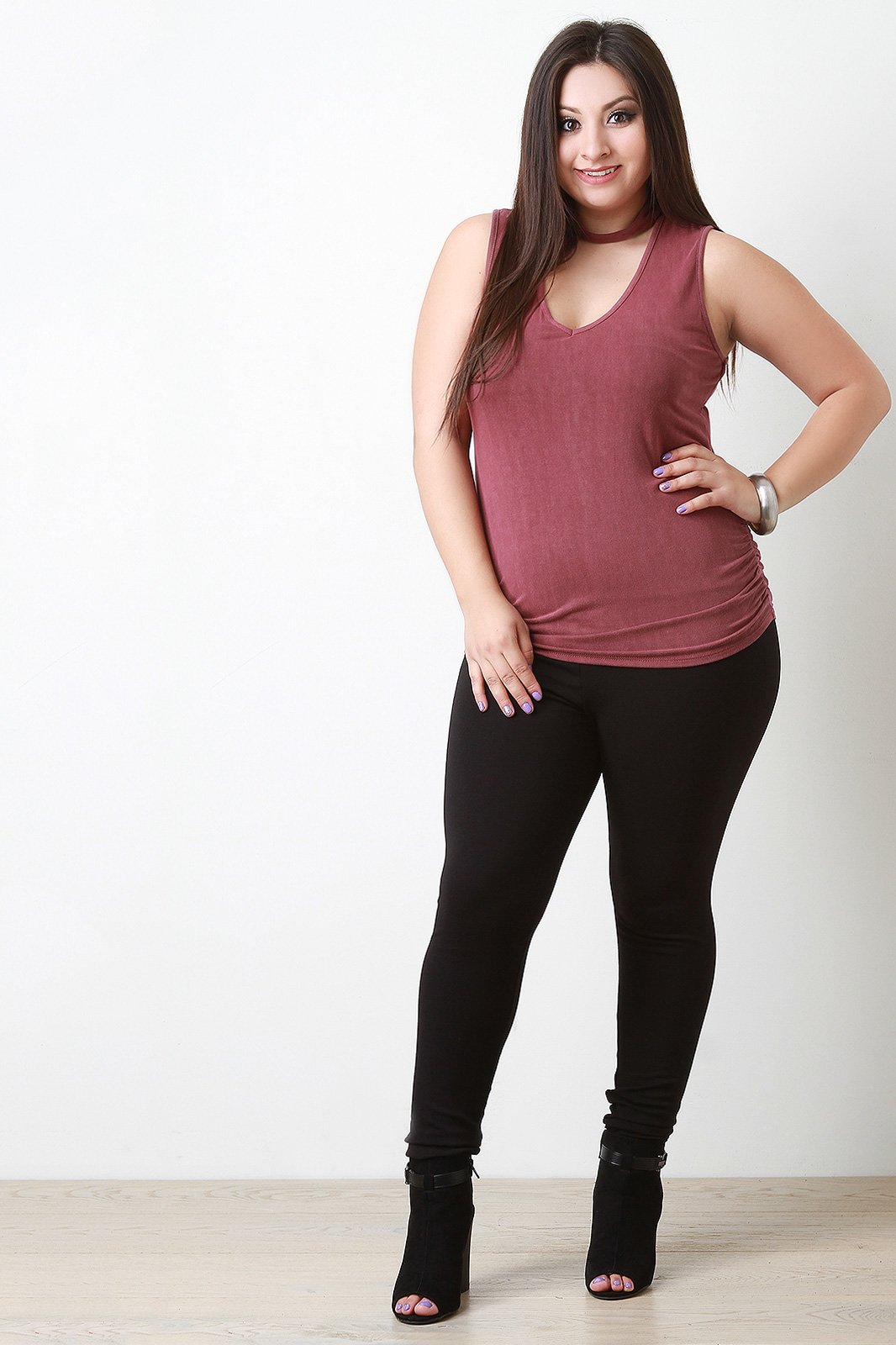 Choker Keyhole-Front Ruched Sleeveless Top