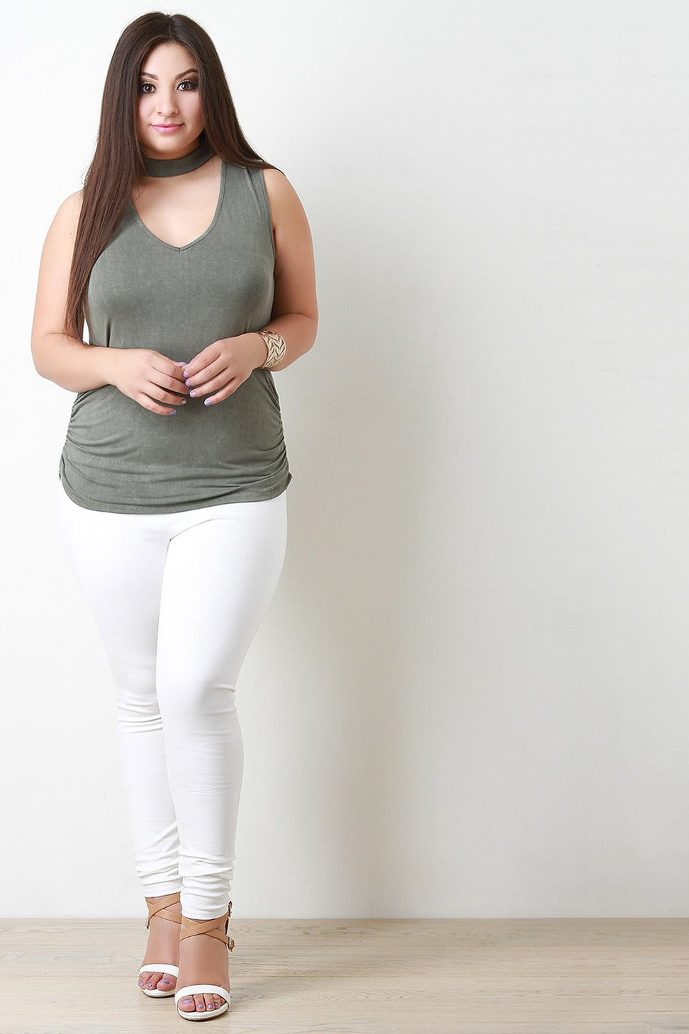 Choker Keyhole-Front Ruched Sleeveless Top