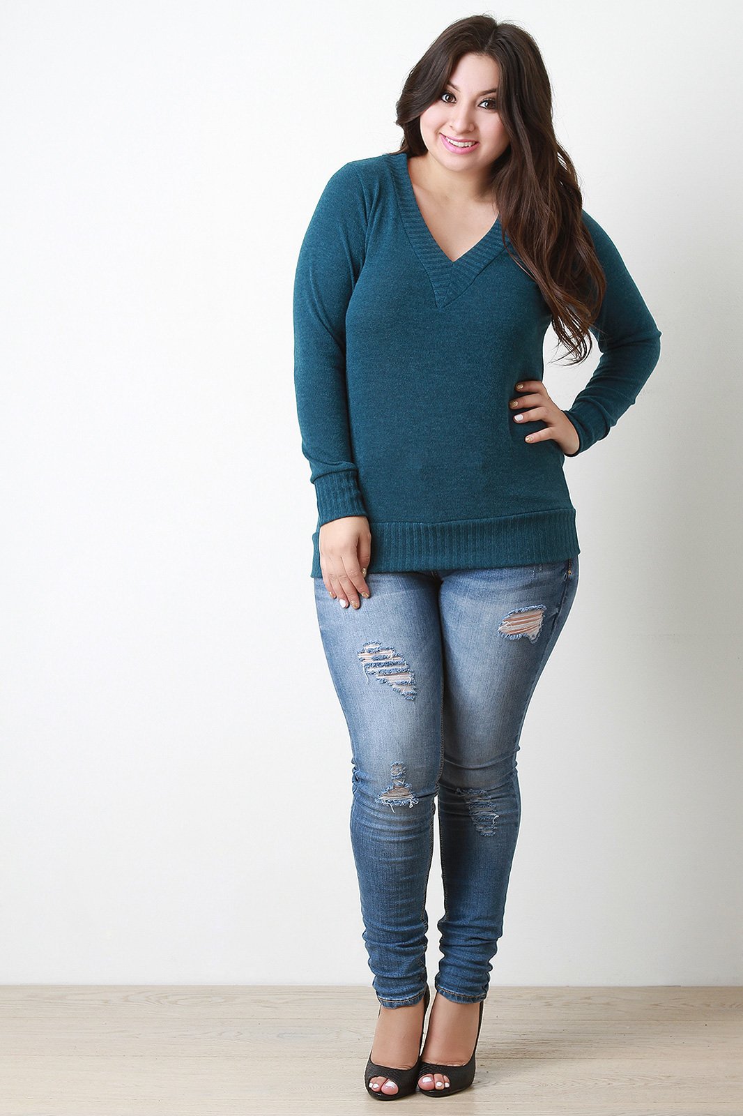 Slim Fit V Neck Light Sweater