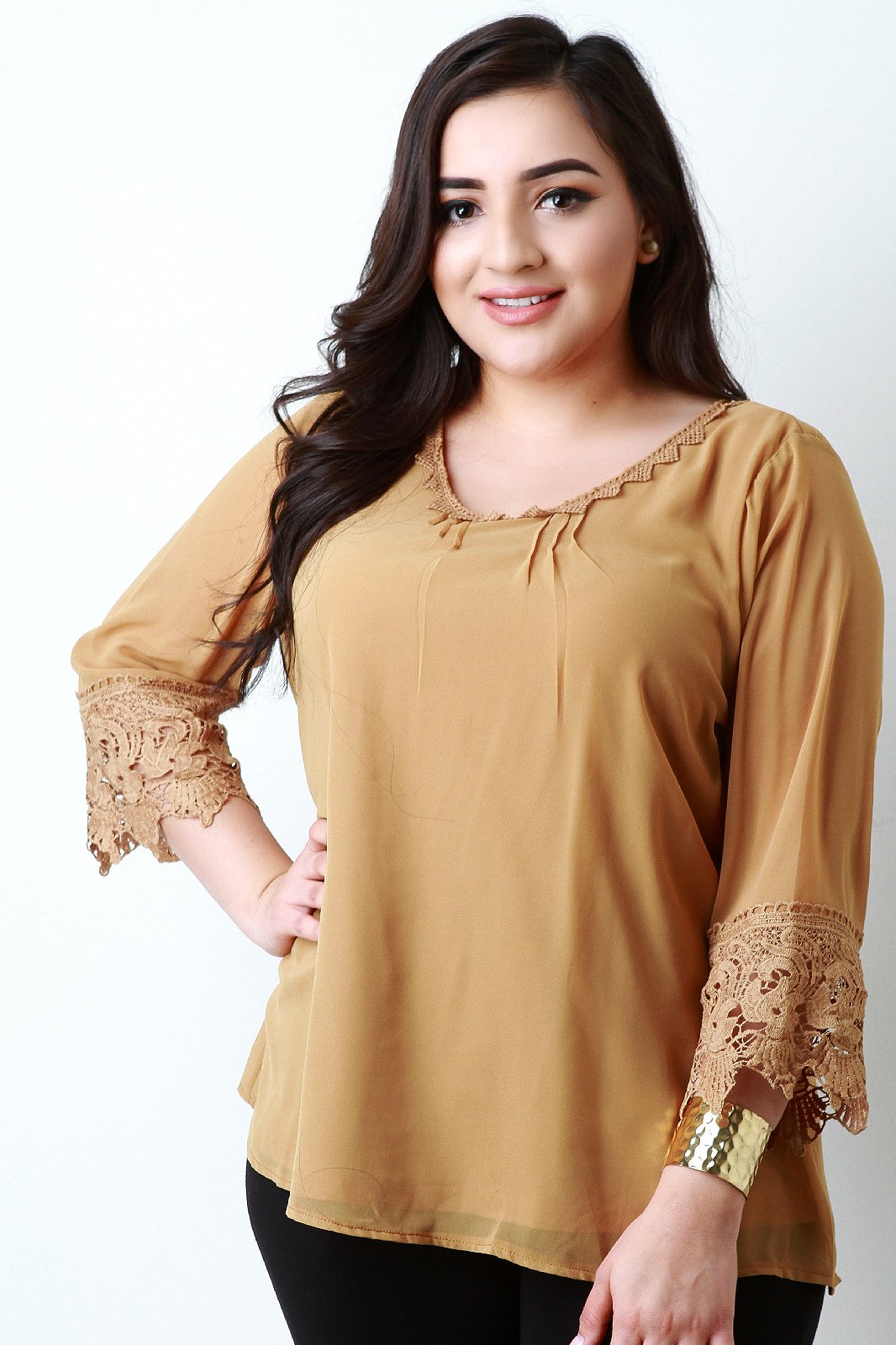 Chiffon Crochet Trim Quarter Sleeve Top