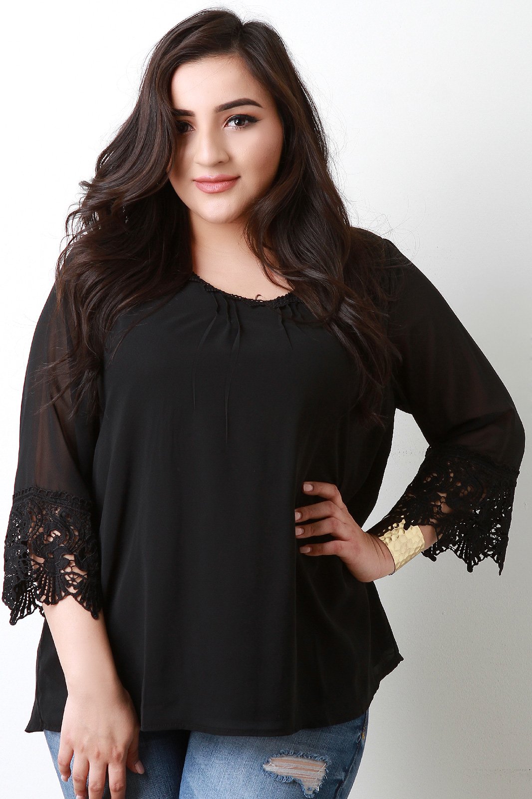 Chiffon Crochet Trim Quarter Sleeve Top