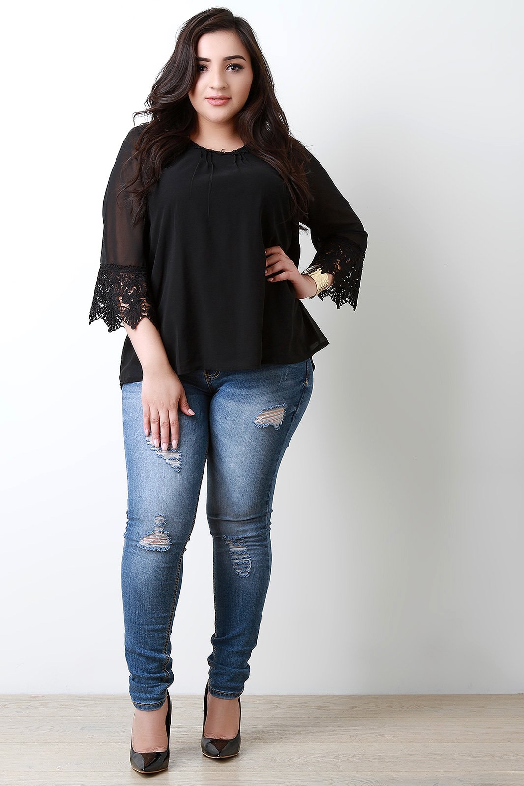 Chiffon Crochet Trim Quarter Sleeve Top