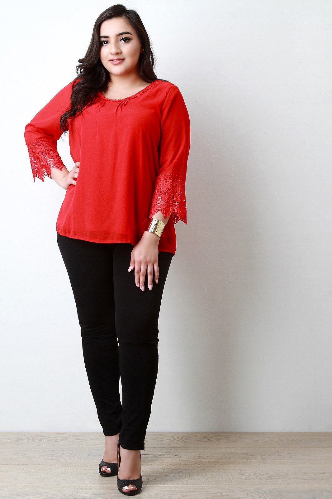 Chiffon Crochet Trim Quarter Sleeve Top