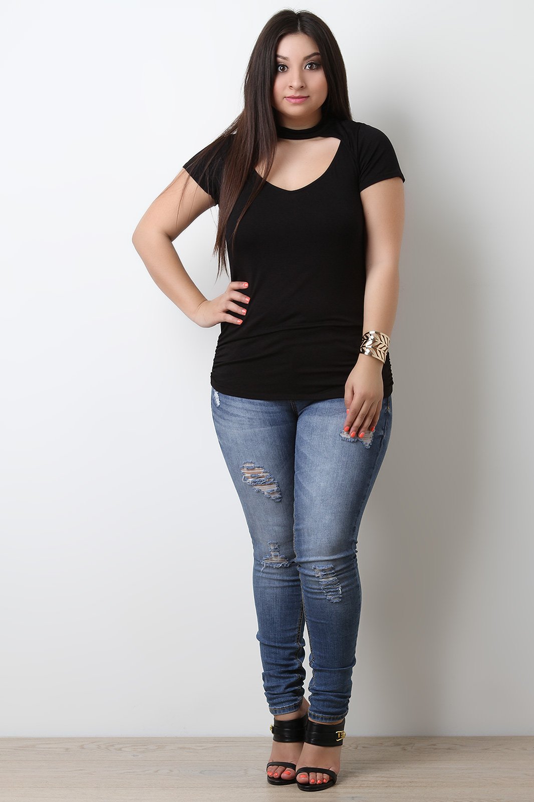 Keyhole Yoke Short Sleeves Ruched Top