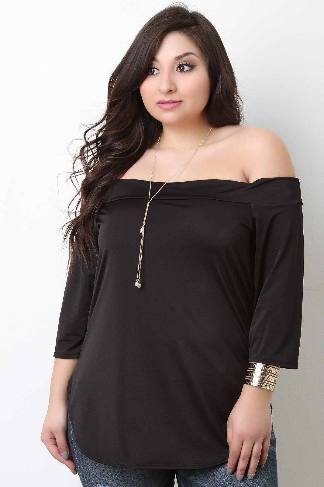 Off-The-Shoulder Quarter Sleeves Necklace Top