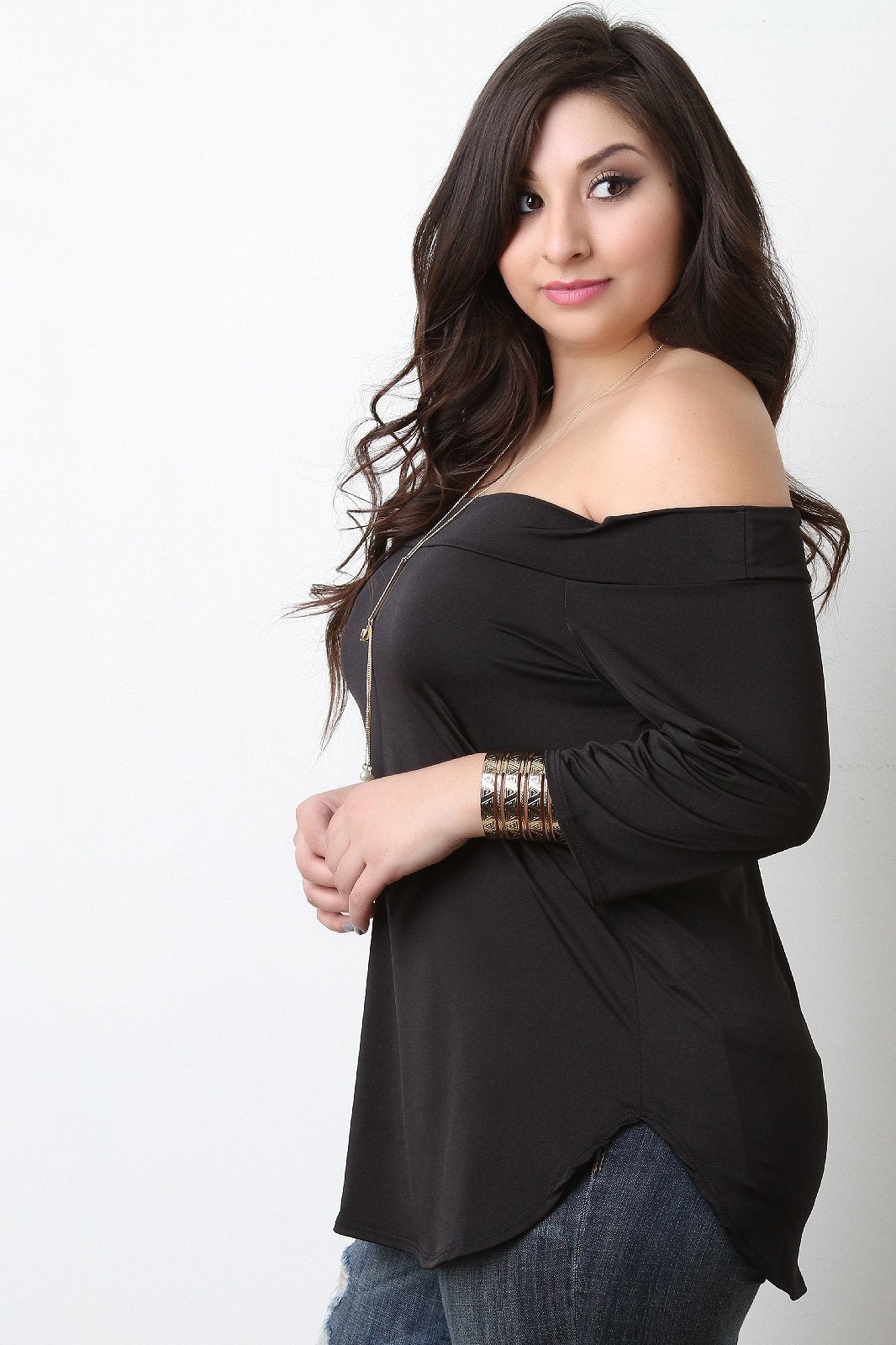 Off-The-Shoulder Quarter Sleeves Necklace Top