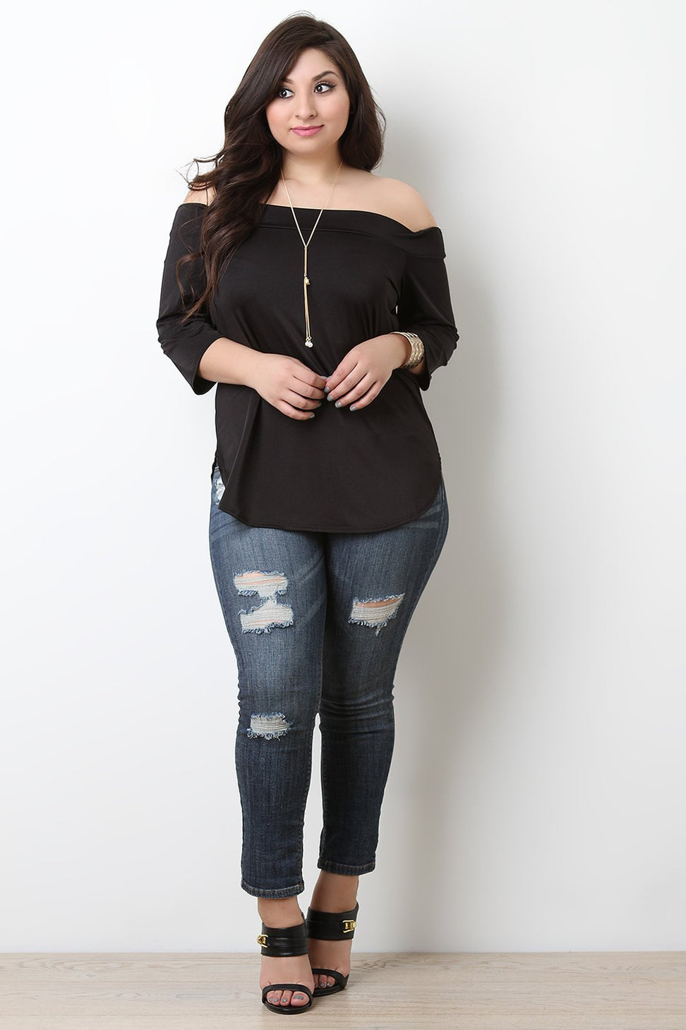 Off-The-Shoulder Quarter Sleeves Necklace Top