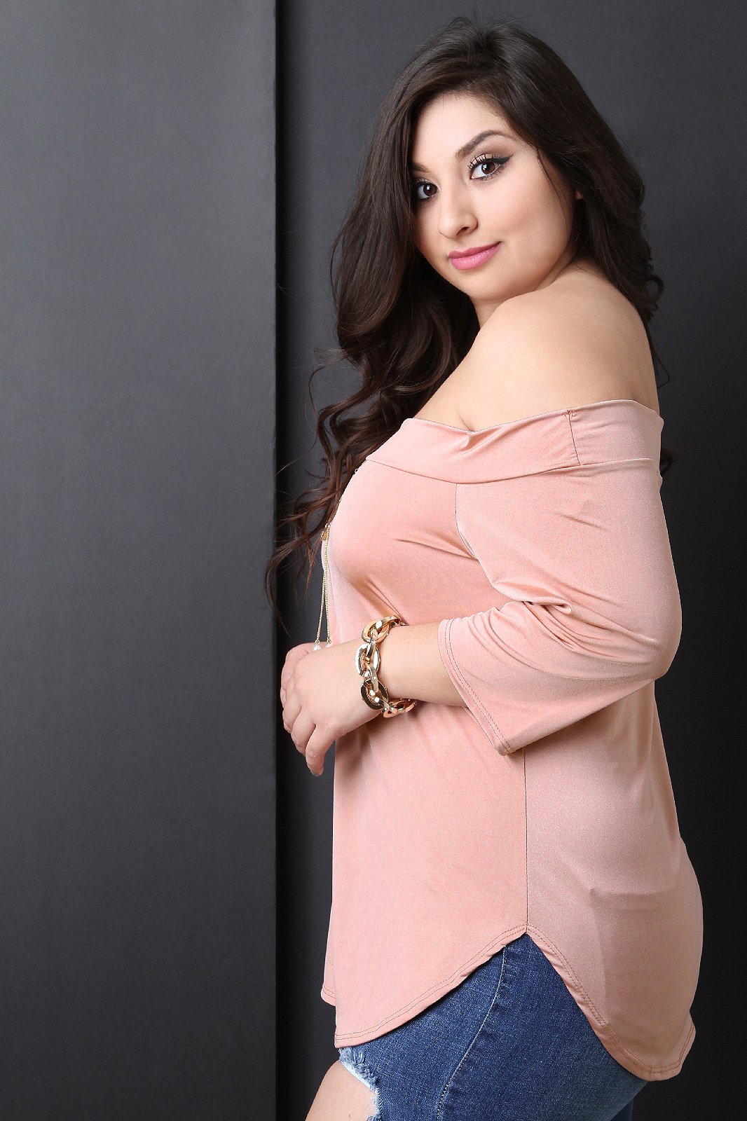 Off-The-Shoulder Quarter Sleeves Necklace Top