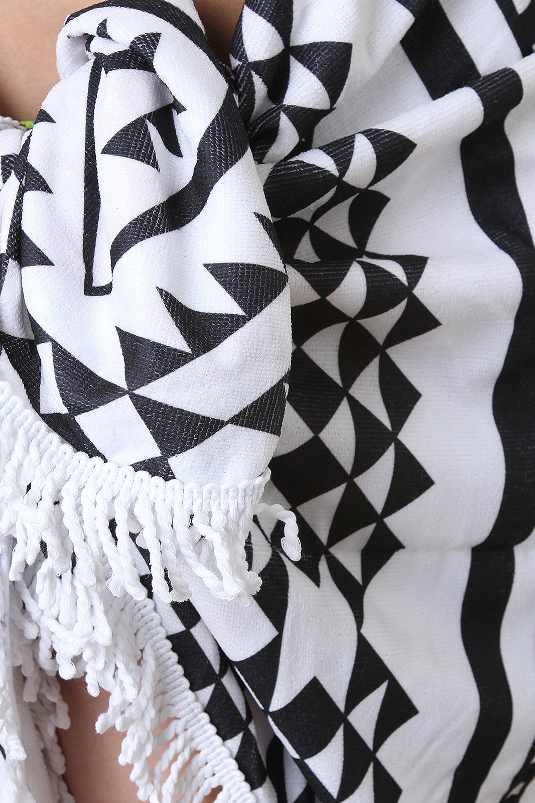 Multi-Purpose Geo Circular Cover Up and Blanket - NoveltyOne