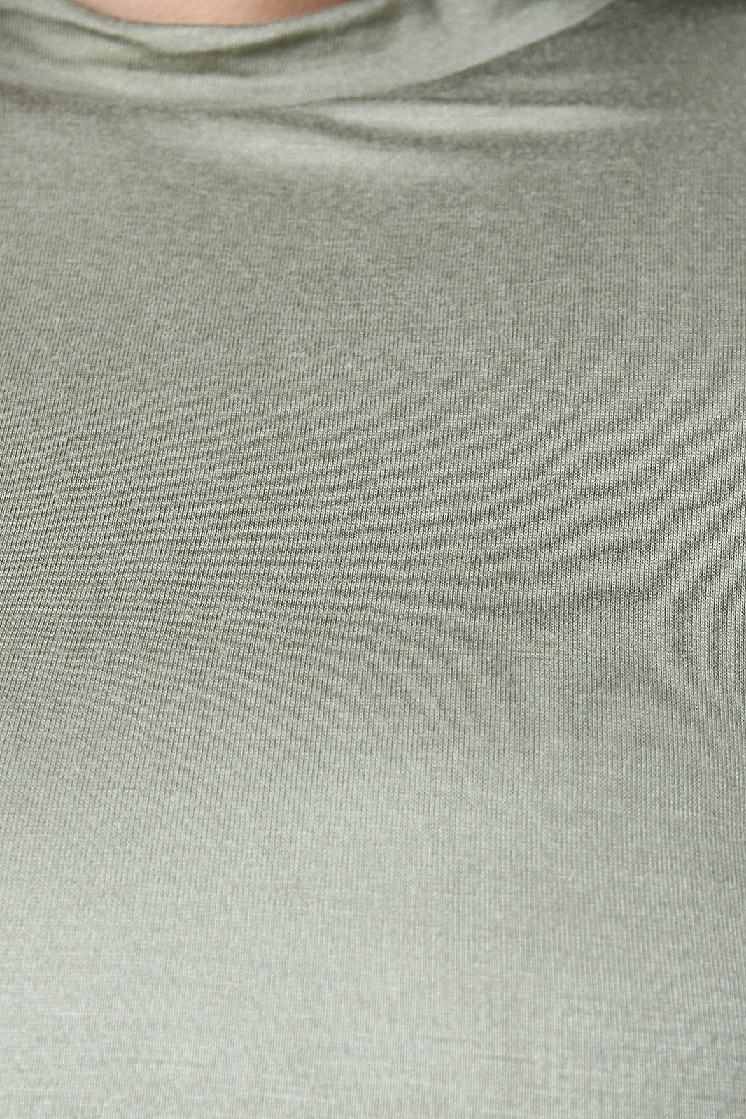 Stretchy Knit Mock Neck Crop Top