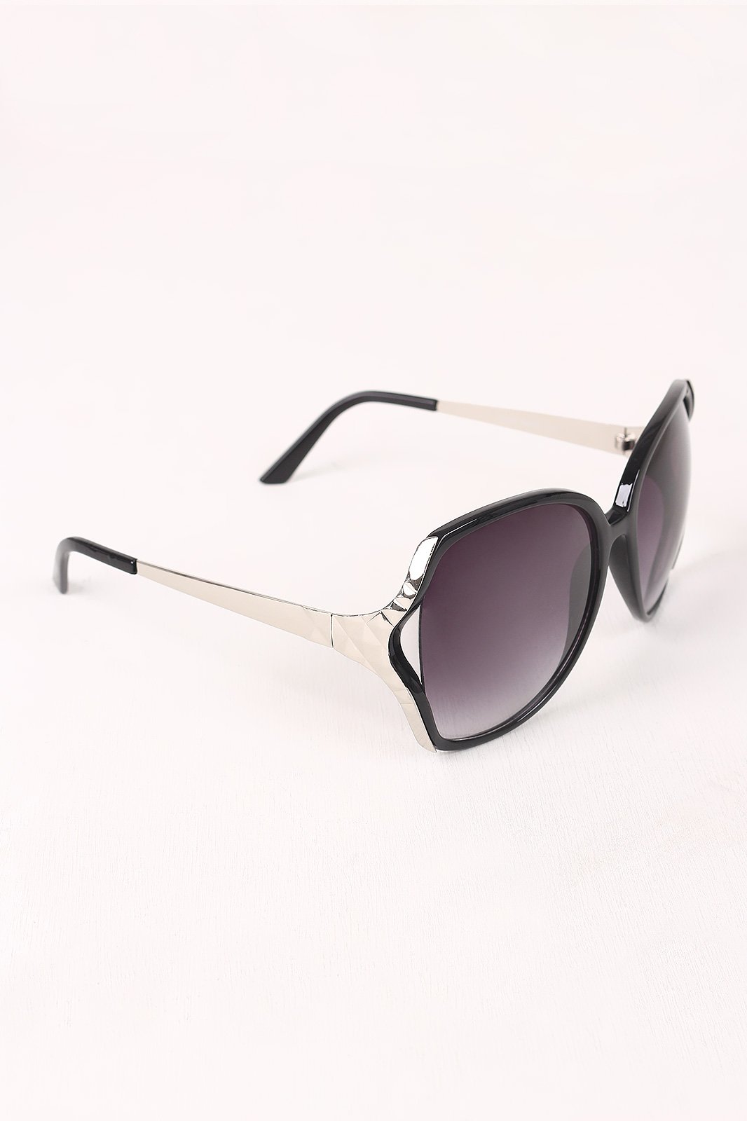 Plastic Frame Gradient Tint Oval Sunglasses