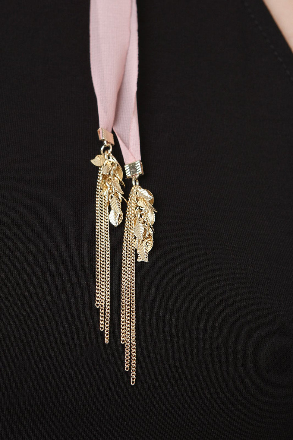 Leaf Tassel Chiffon Wrap Choker