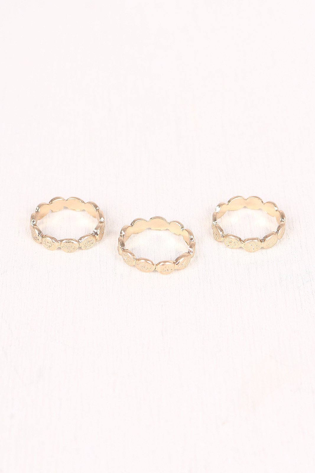 Scalloped Textured Ring Set
