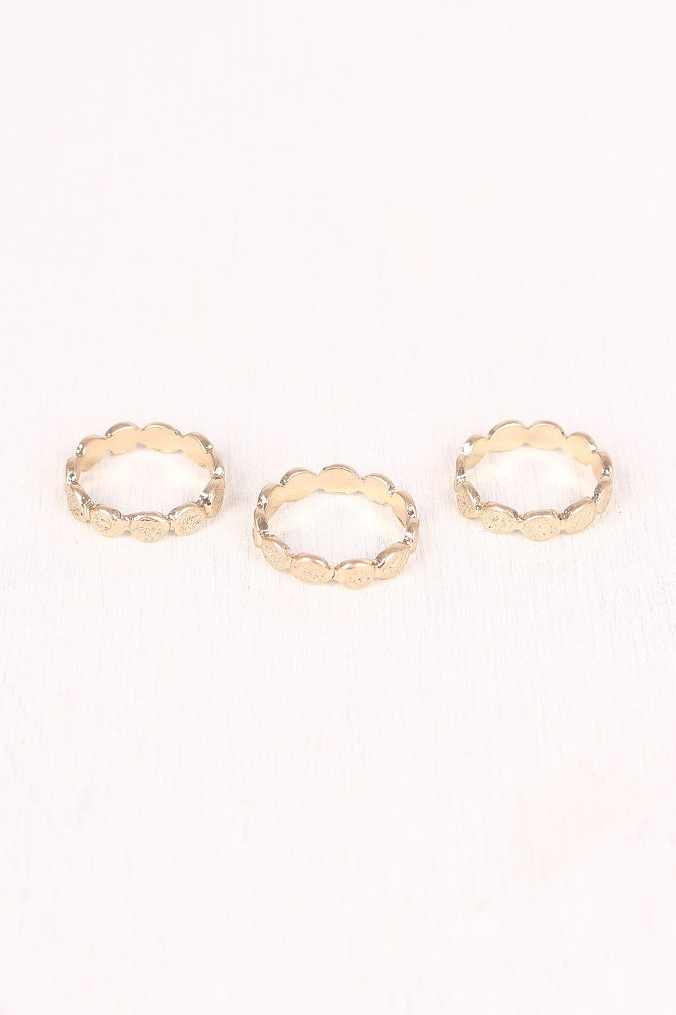 Scalloped Textured Ring Set