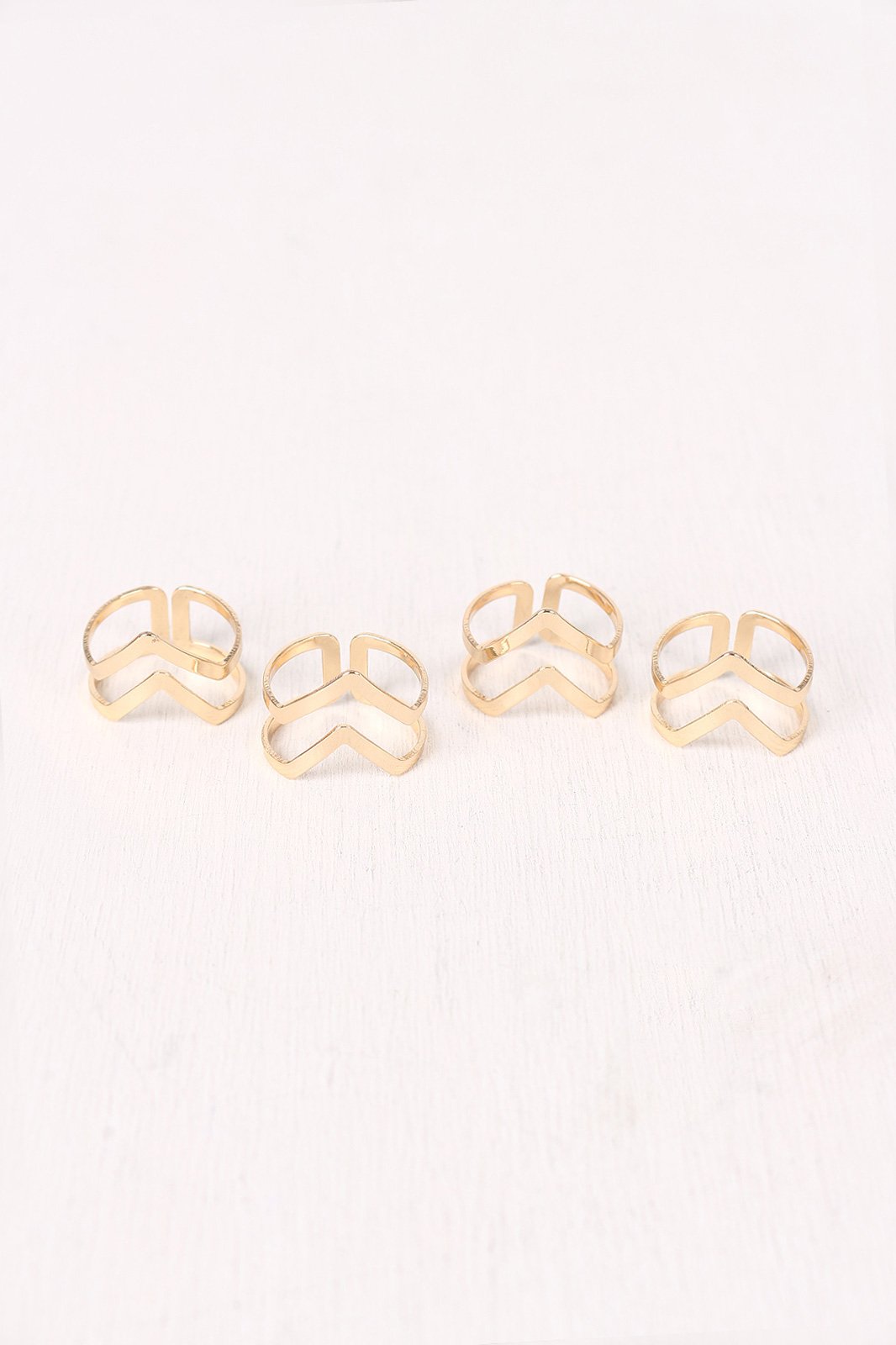 Cutout Chevron Ring Set