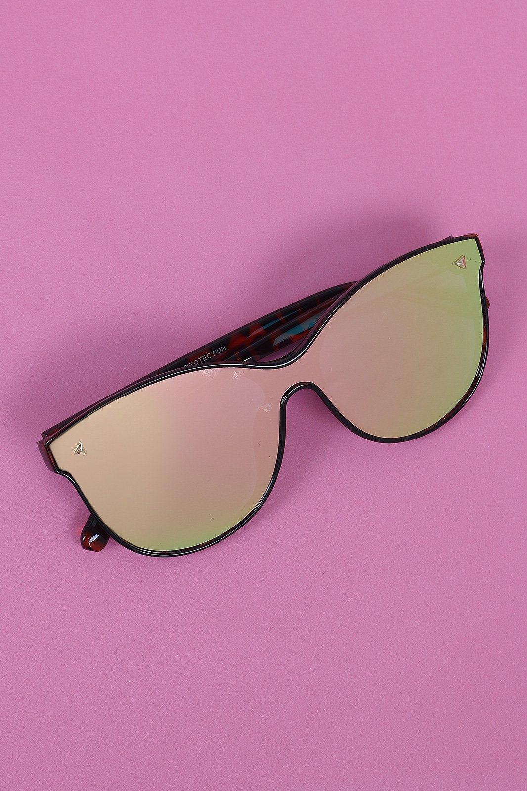 Alluring Mirrored Lenses Sunglasses