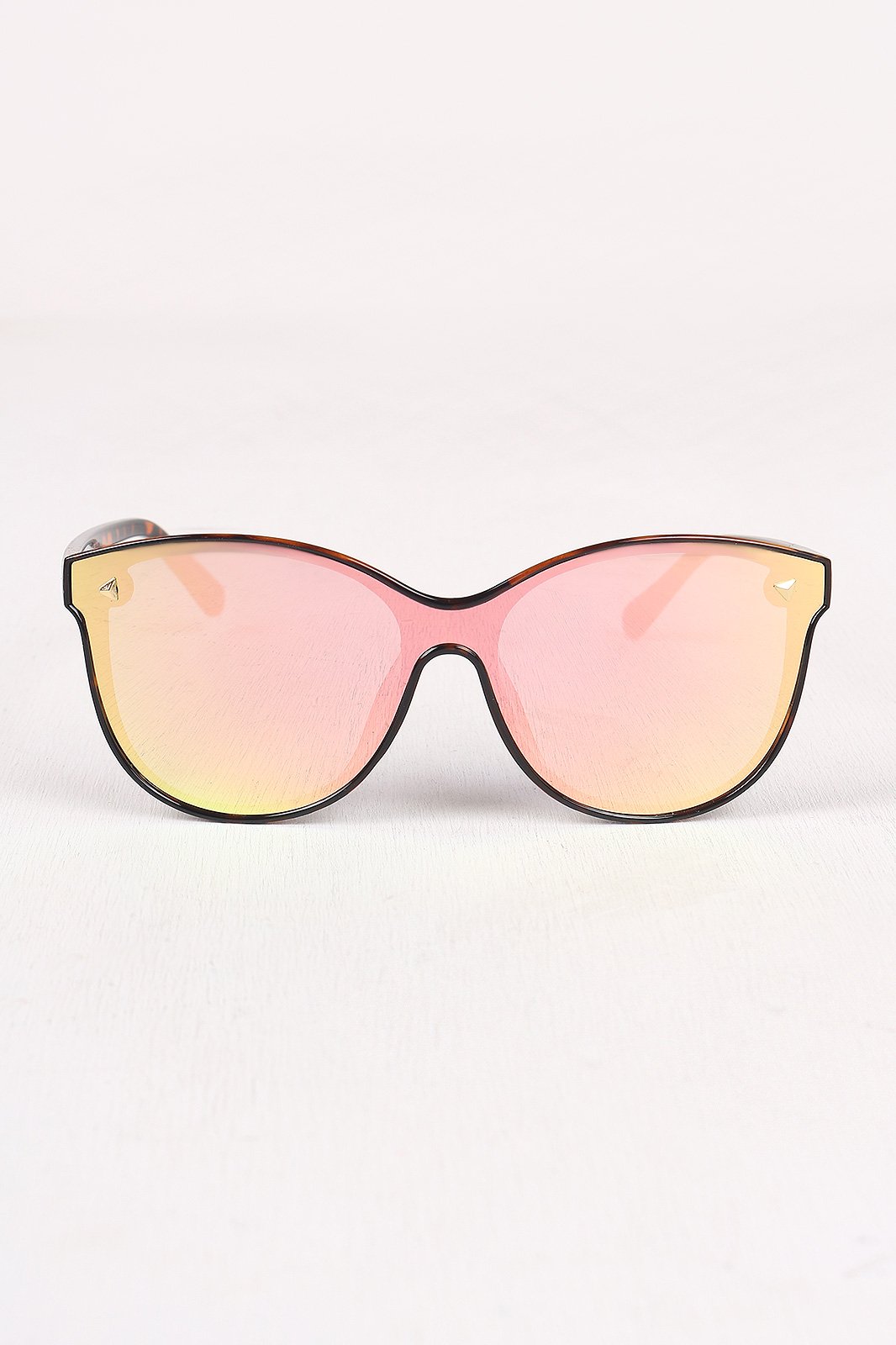 Alluring Mirrored Lenses Sunglasses