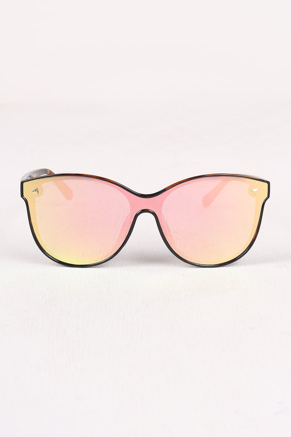 Alluring Mirrored Lenses Sunglasses