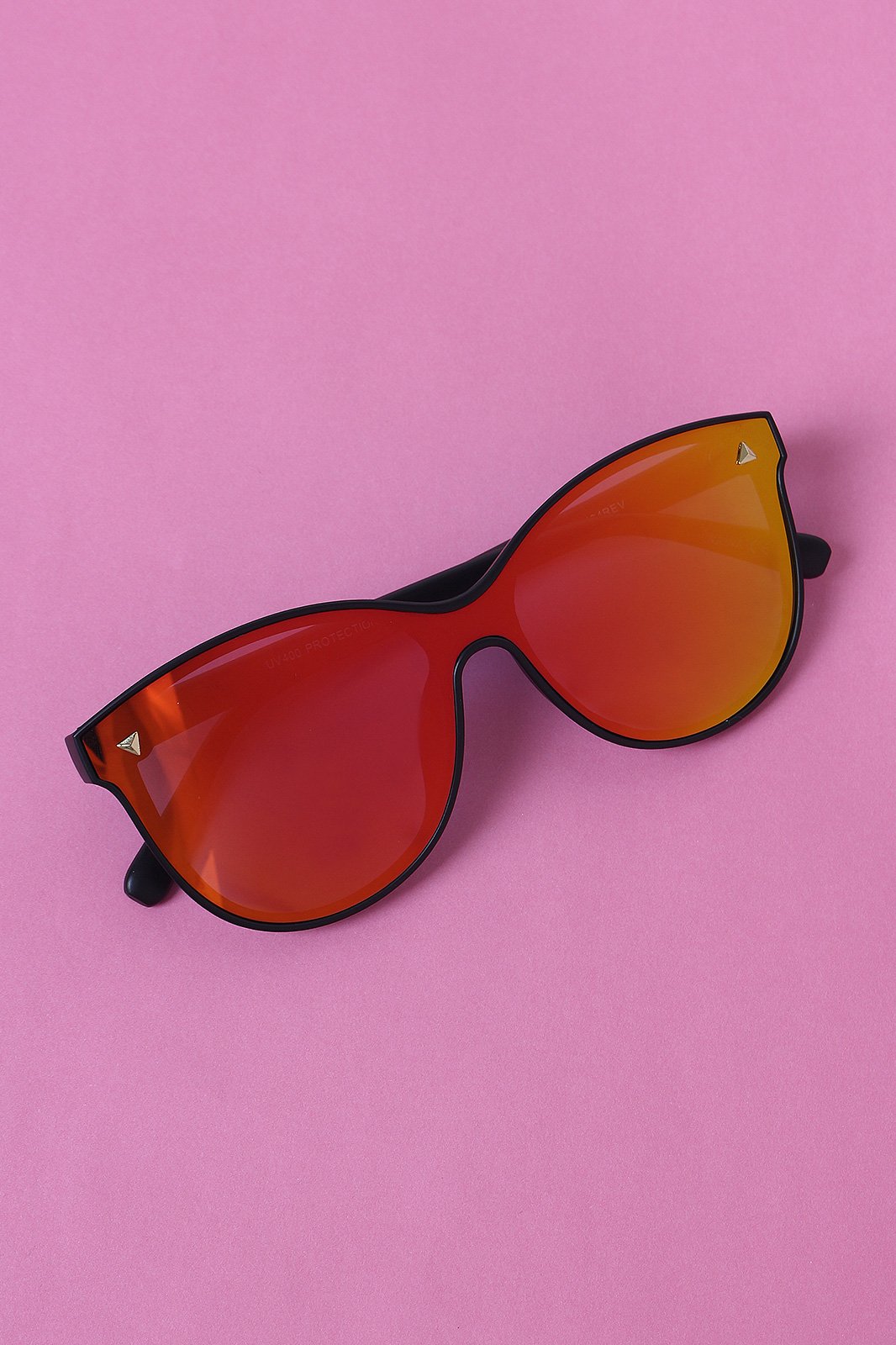 Alluring Mirrored Lenses Sunglasses