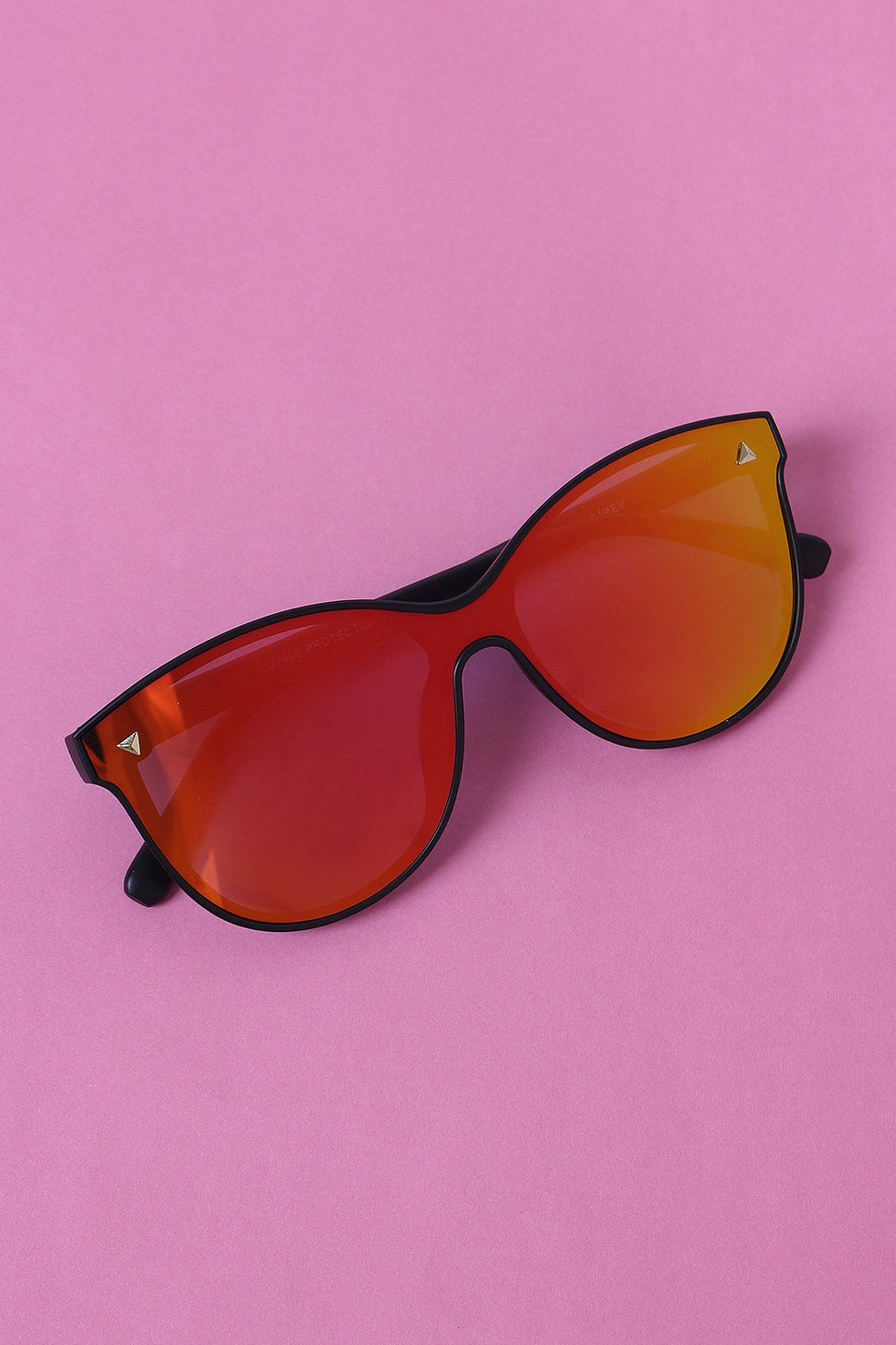 Alluring Mirrored Lenses Sunglasses