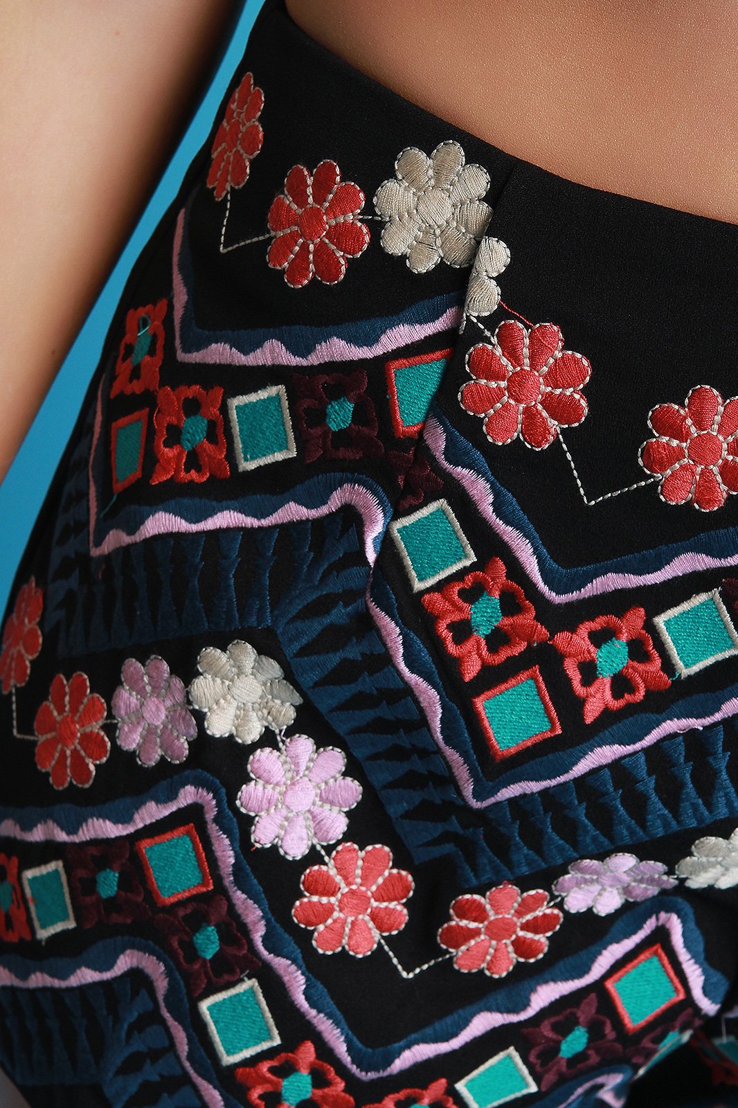 Floral Embroidery Crop Top With High Waisted Shorts Set - NoveltyOne