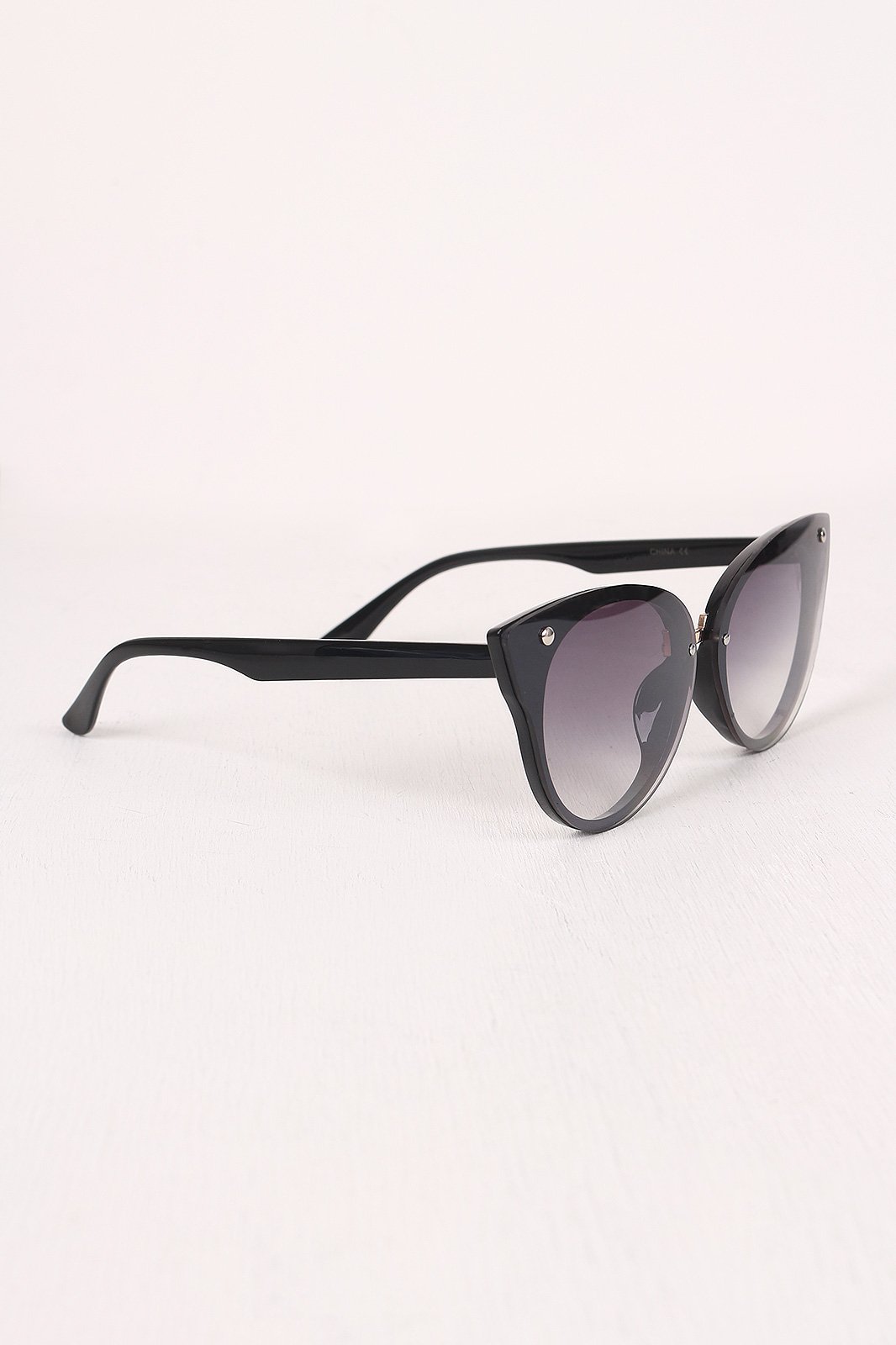 Gradient Tinted Cateye Sunglasses
