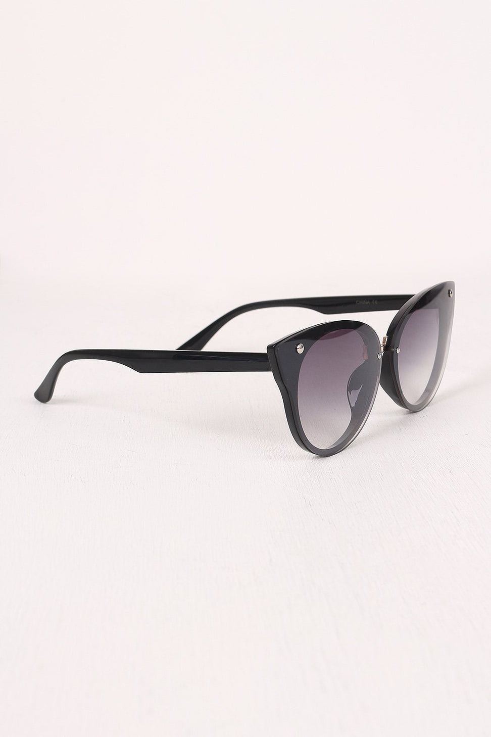 Gradient Tinted Cateye Sunglasses