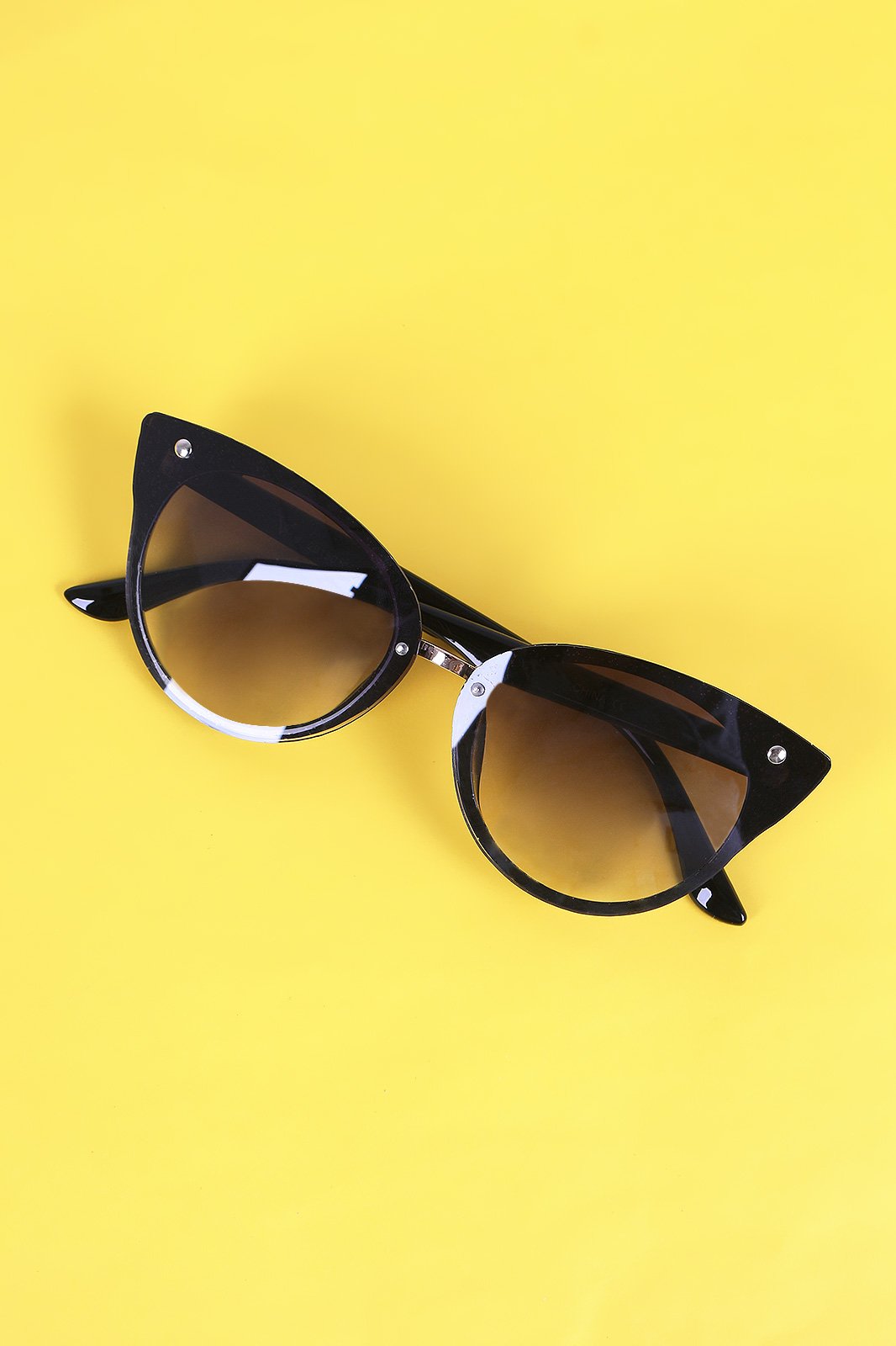 Gradient Tinted Cateye Sunglasses