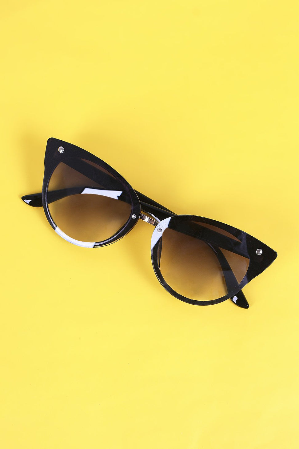 Gradient Tinted Cateye Sunglasses