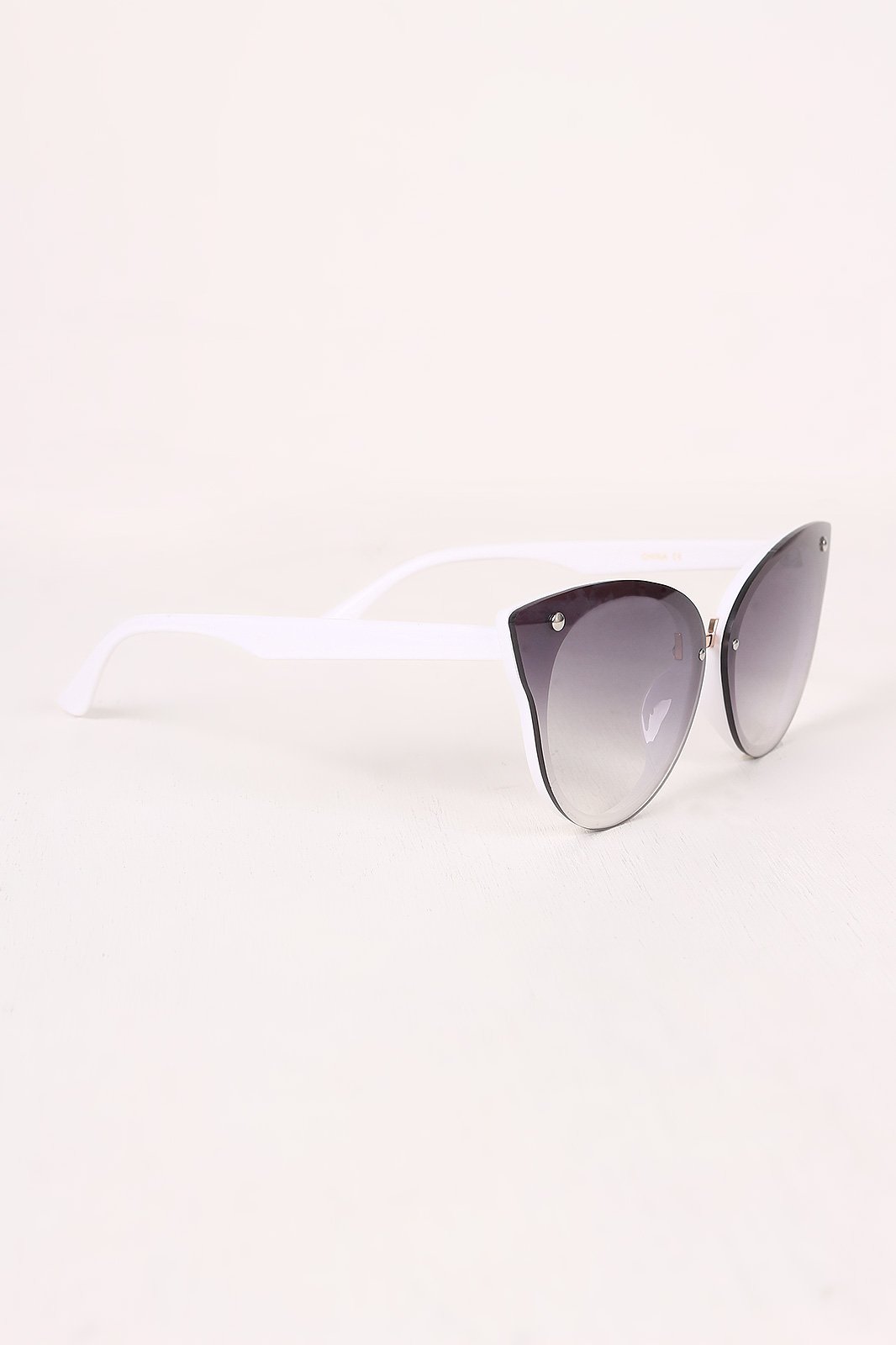 Gradient Tinted Cateye Sunglasses