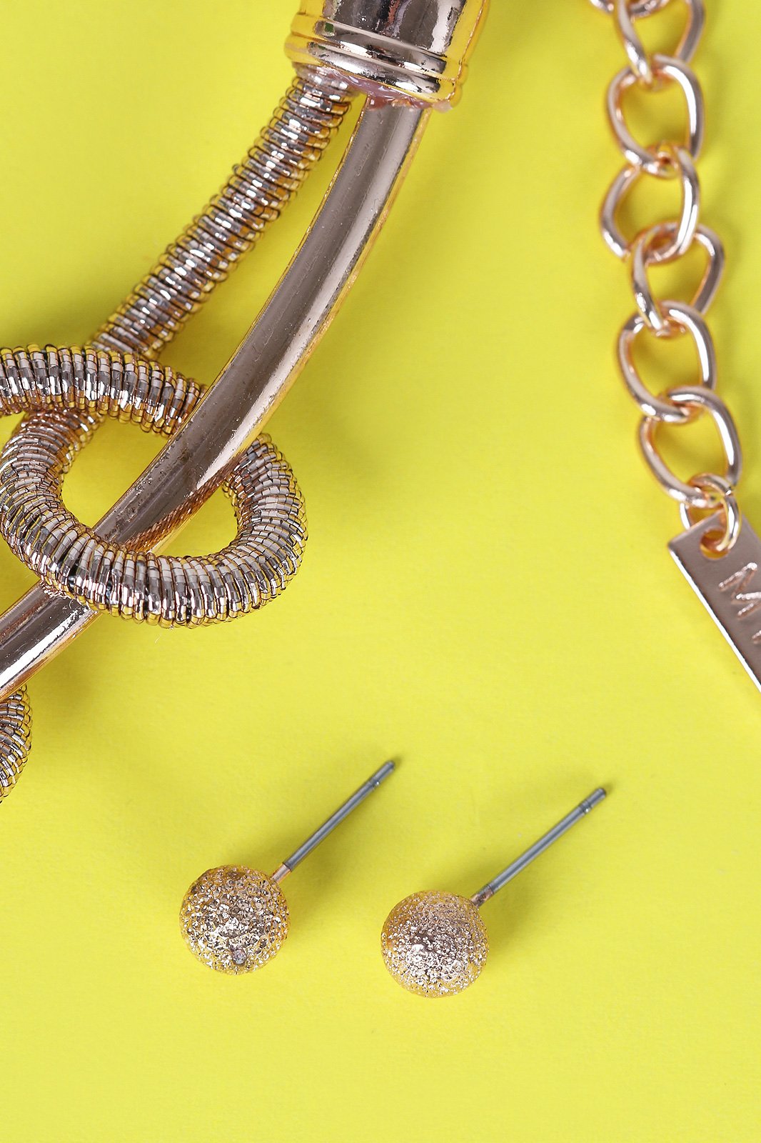 Intertwined Metallic Wire Collar Necklace