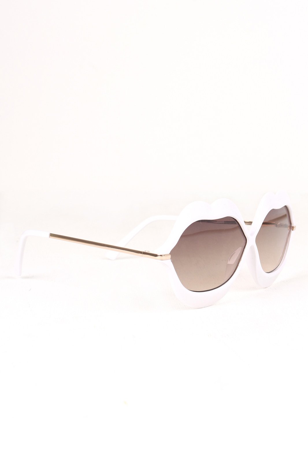 Lip Shape Frame Sunglasses - NoveltyOne