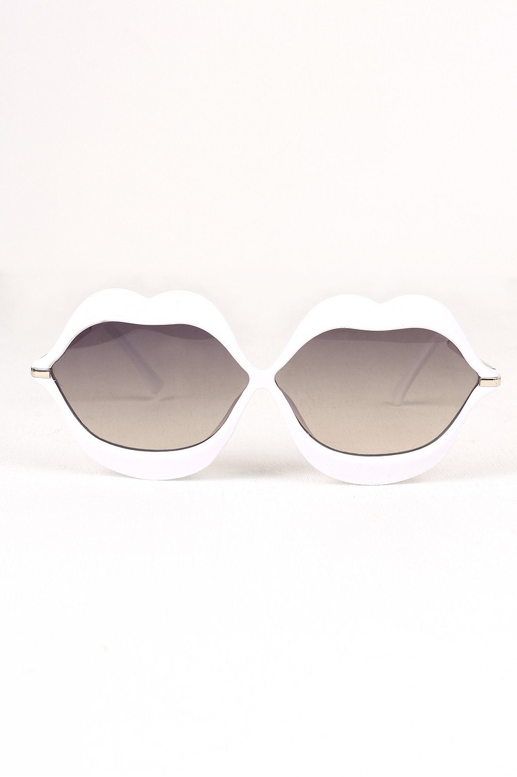 Lip Shape Frame Sunglasses - NoveltyOne